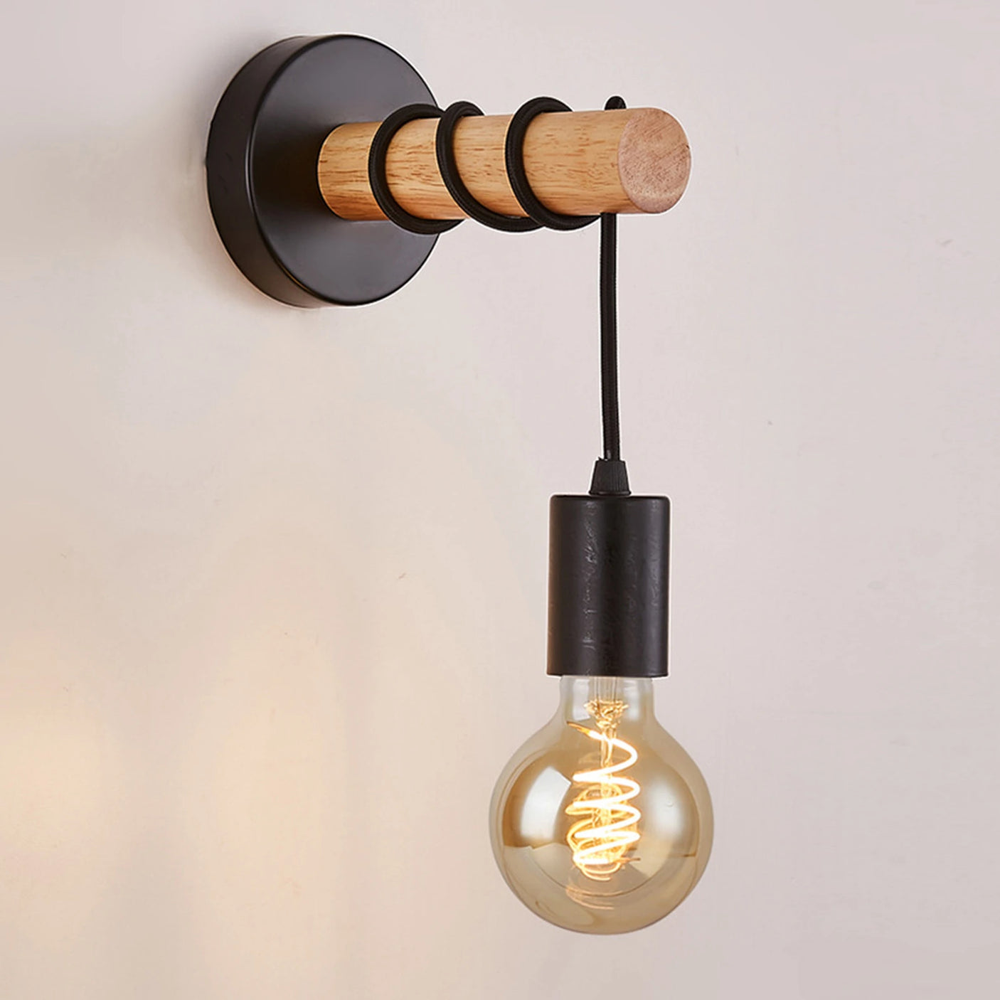 Zidna lampa E27 crna detalj