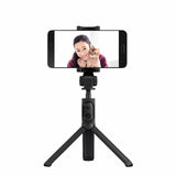 Xiaomi selfie štap otvoren kao stabilan stolni tripod